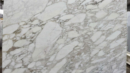 Calacatta Vagli honed white marble slab, batch 1429-1M